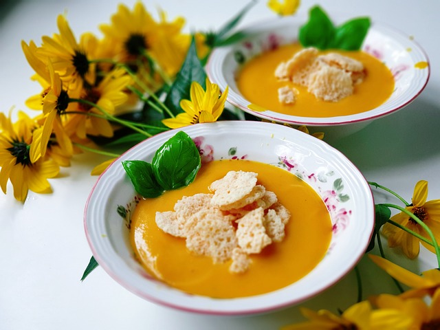 Che confusione tra minestre, minestroni, zuppe e vellutate!